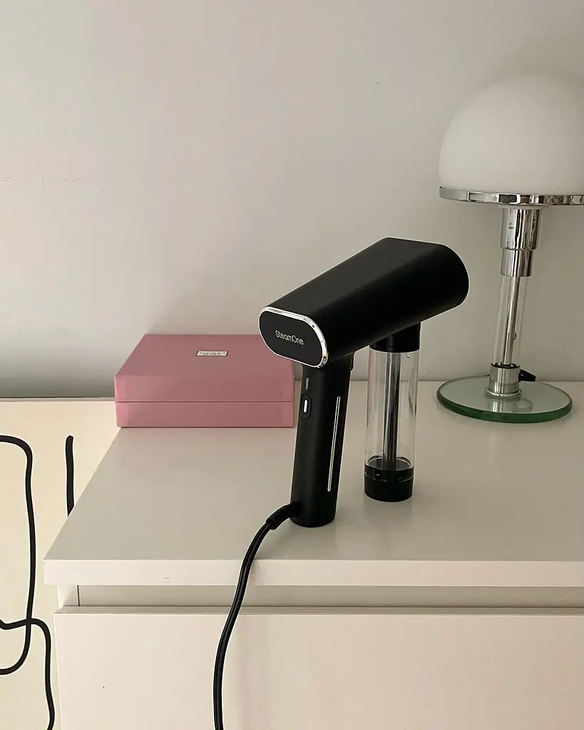 Отпариватель портативный SteamOne черный (EUNS150B) - фото 5