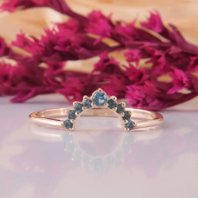 Каблучка з червоного золота з топазами London Blue 20.5 K-0049 - фото 2