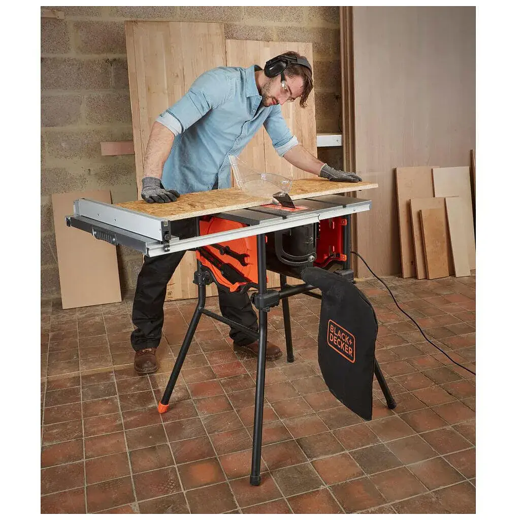 Циркулярна пила Black&Decker пильний, 1800 Вт, диск 254*30 мм, 4.800 об/мин,27,5 кг (BES720) - фото 2