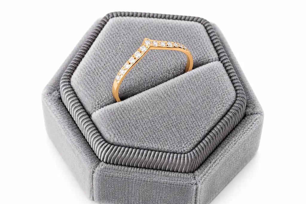 Жіноча каблучка Jewellery Continent з жовтого золота з діамантами 14.5 (К-0882) - фото 3