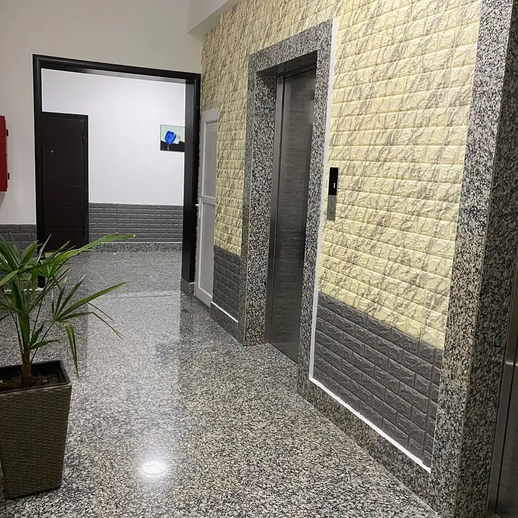 Самоклеюча декоративна 3D панель 3D Loft під цеглу срібло 700x770x7мм - фото 6