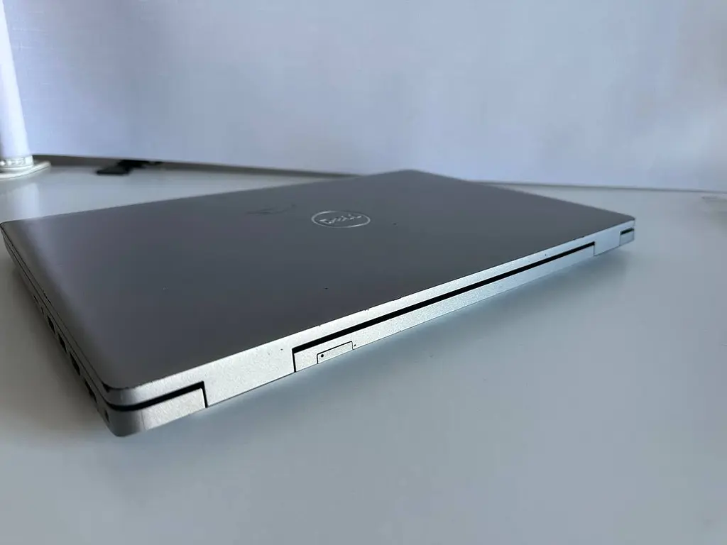 Ноутбук Dell Latitude 5520 15.6" (i5-1135G7/16GB/SSD 256GB/1920x1080 IPS)   - фото 9