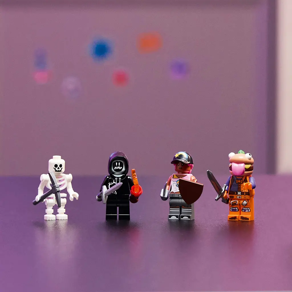 Конструктор LEGO Fortnite Durrr Burger ресторан 546 деталей (77076) - фото 21