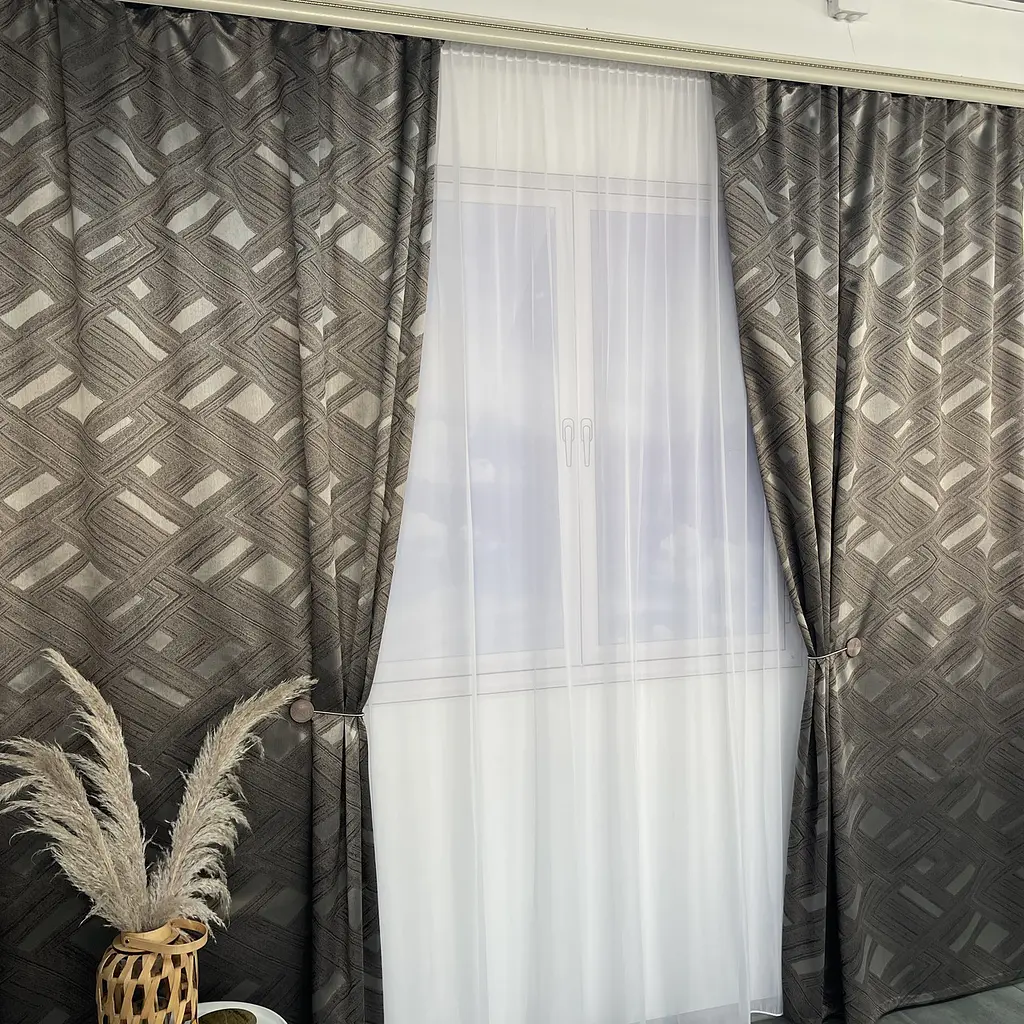 Жакардові штори "геометрія" коричневого кольору 2шт. 150х270 з білим шифоновим тюлем 400х270, на тас ALBO pbe0052783 - фото 10
