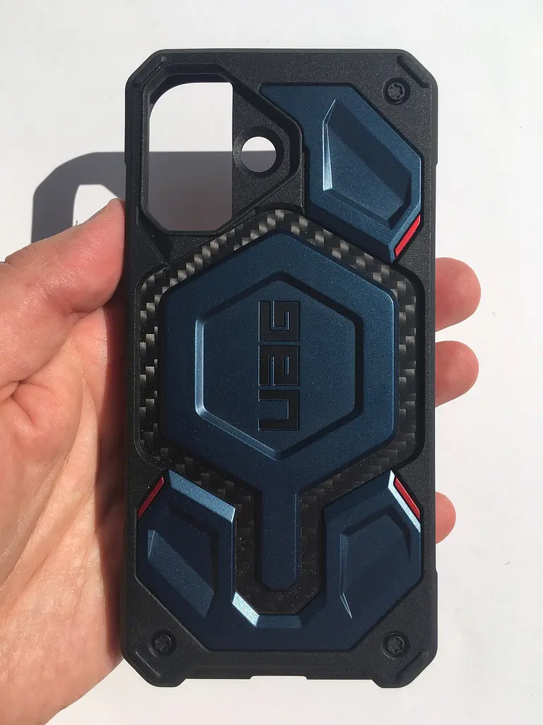 Чохол протиударний UAG Monarch Pro MagSafe для iPhone 17 Carbon Fiber Mallard 114516115542 - фото 6