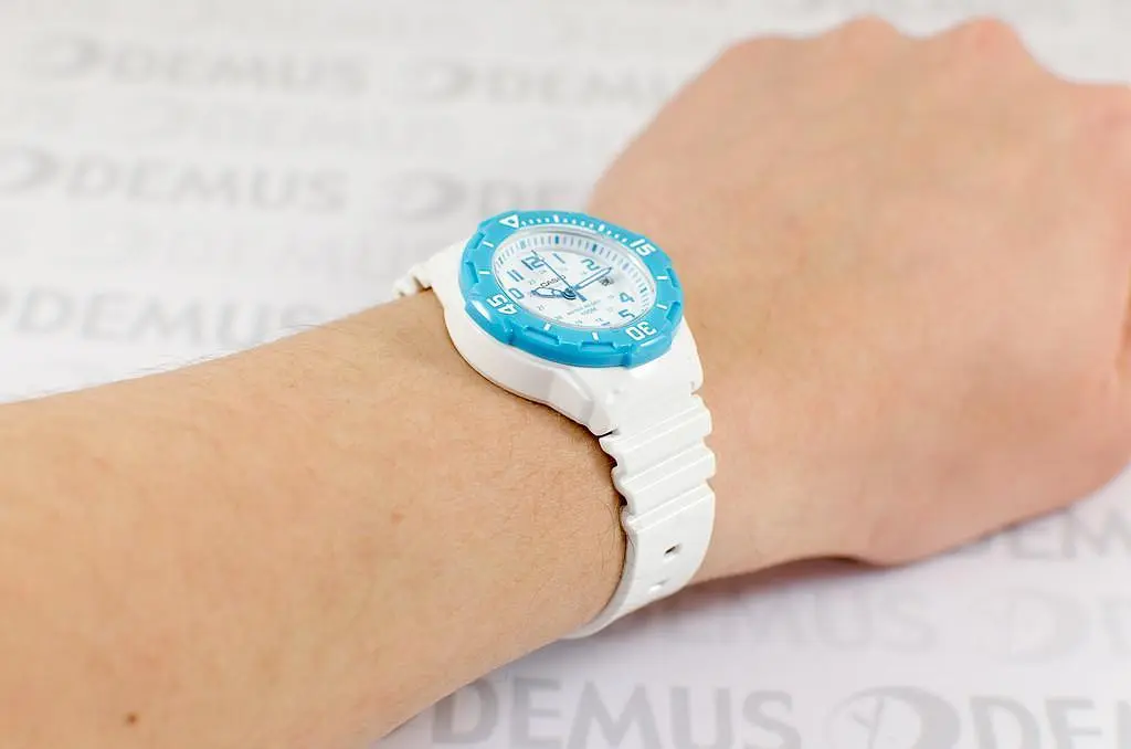 Годинник Casio LRW-200H-2BVEF - фото 3