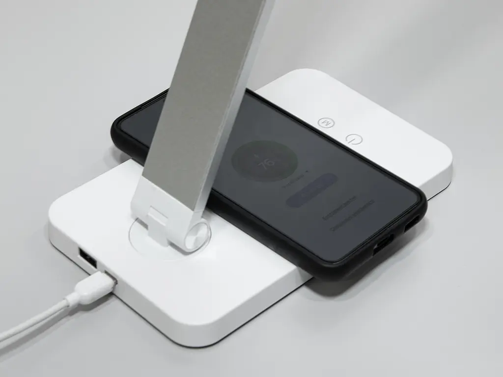 Світлодіодний сенсорний настільний світильник з usb зарядкою, 5 Вт - фото 3