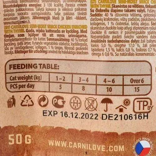Лакомство Carnilove Cat Semi Moist Snack для кошек курица и тимьян 50 г - фото 4