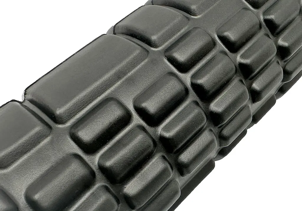 Масажний ролер EasyFit Grid Roller Mini 30 см чорний - фото 3