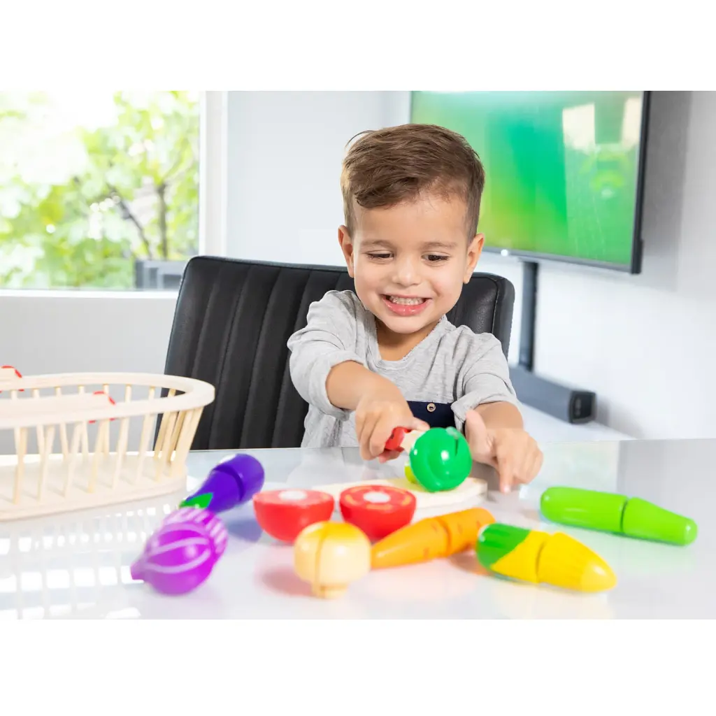 Ігровий набір New Classic Toys Кошик з овочами, каучукове дерево - фото 5