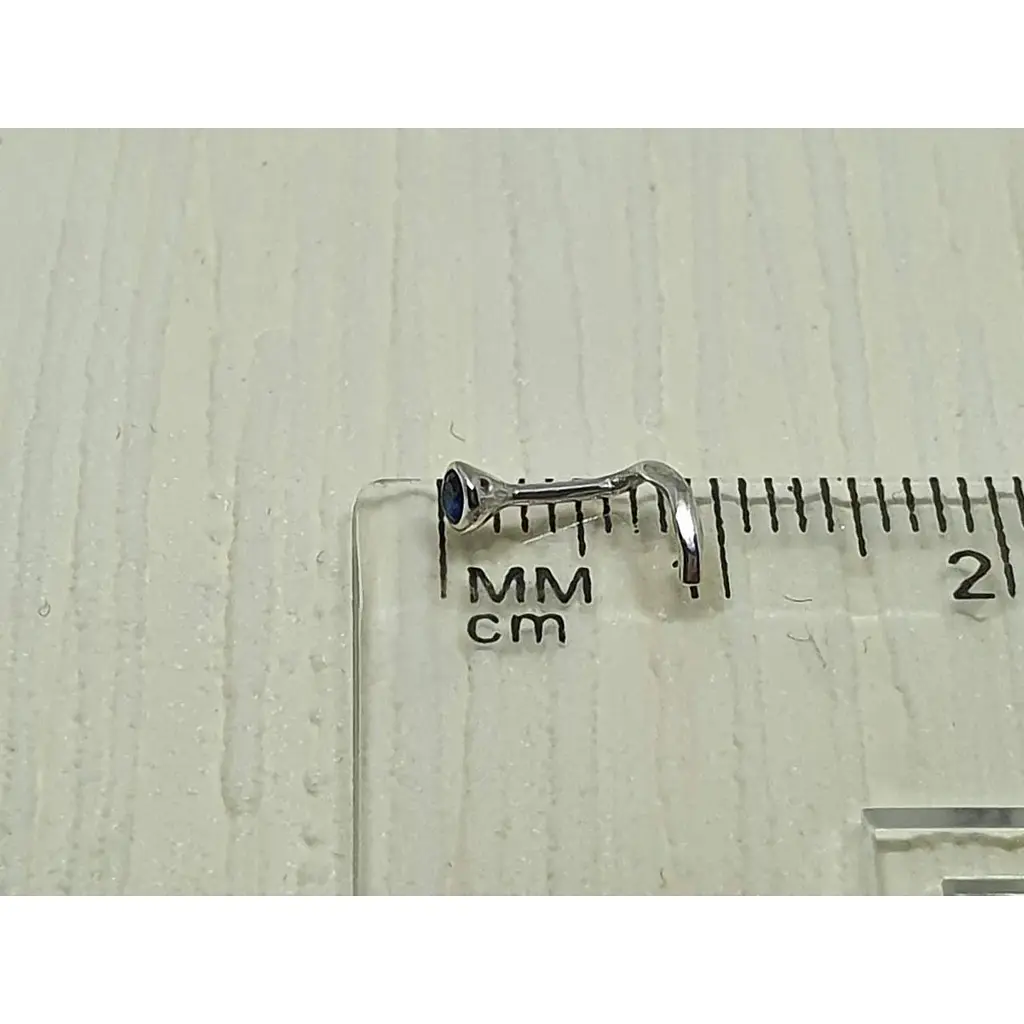 Серебряная серьга-пирсинг в нос Dear. 1023.6С Синий - фото 3