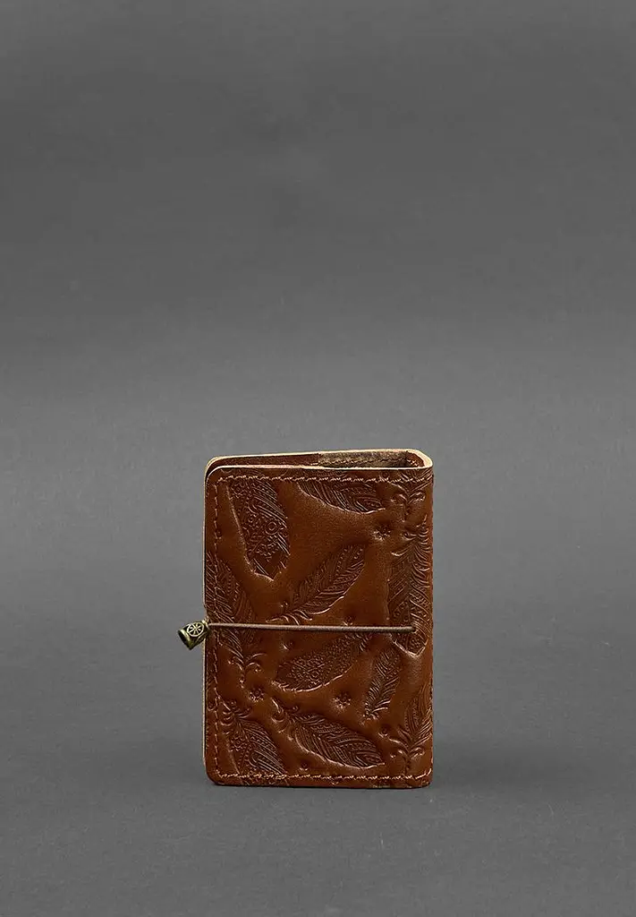 Женский кожаный кард-кейс 7.0 светло-коричневый с перьями. - фото 5