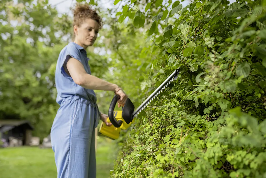Karcher Кущоріз акумуляторний HGE 2-18 18В лезо 45см крок різу 18мм 2.34кг без АКБ та ЗП - фото 10