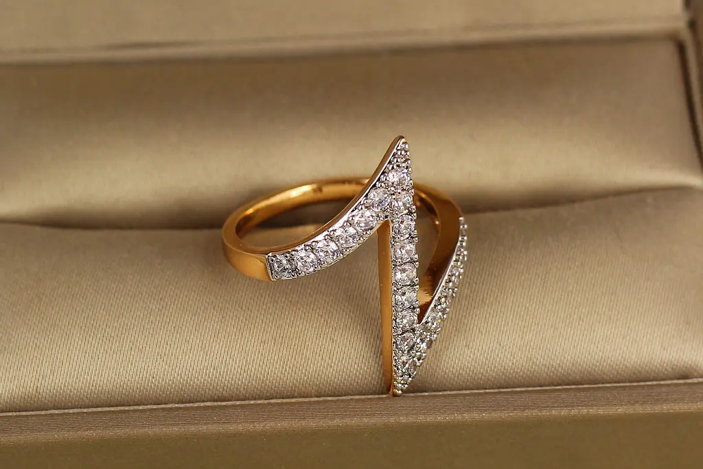 Кільце Xuping Jewelry зигзаг з родієм р 16 золотисте - фото 2