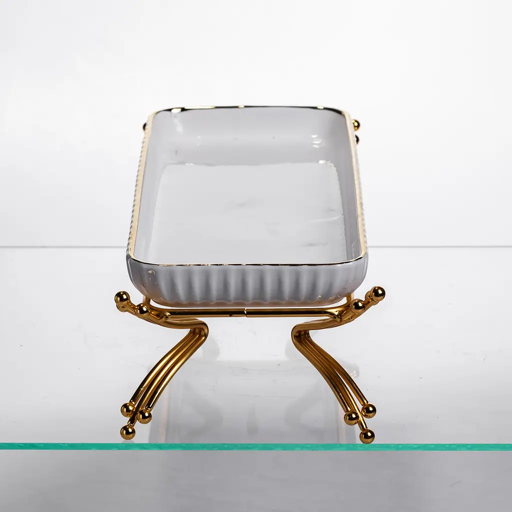 Фарфоровое сервировочное блюдо на металлической подставке 29.5×12×9 (см) блюдо для подачи закусок Белый с золотом Yiwu LB-1565G - фото 4