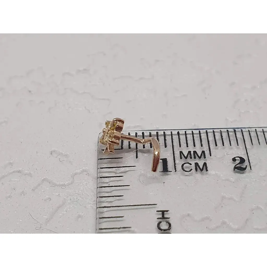 Золотая серьга-пирсинг в нос Dear с фианитами. 1041.10 Шампань - фото 5