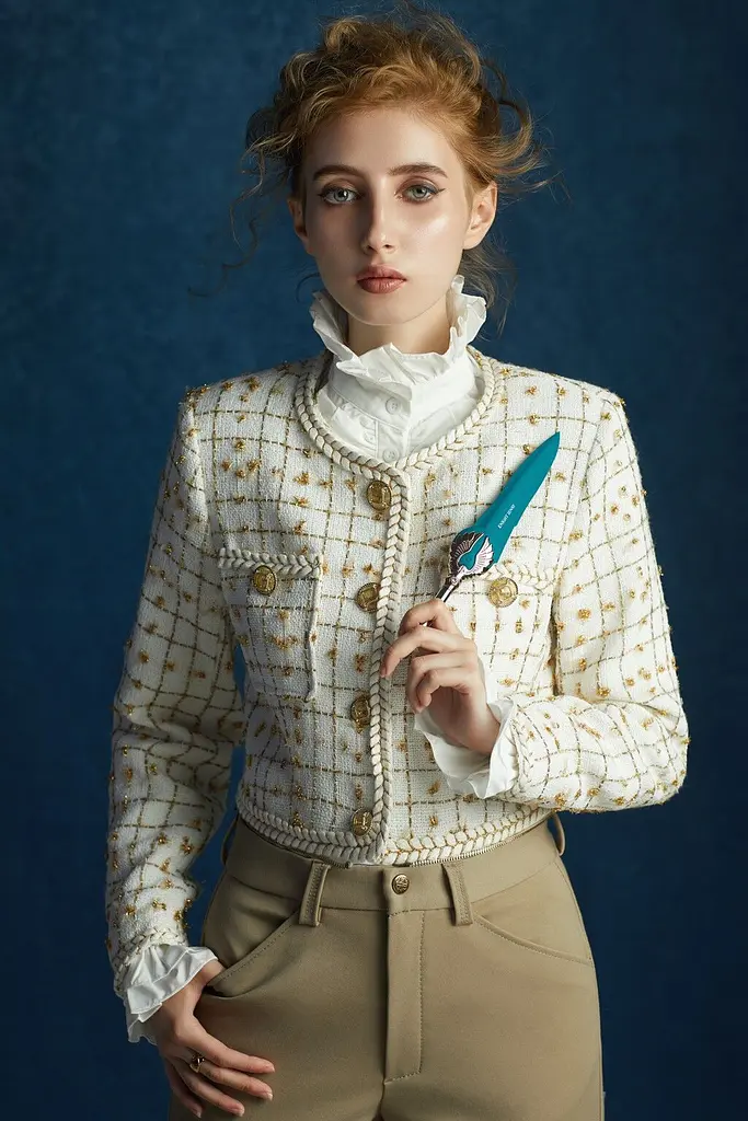Вишуканий вібратор Knight Jenay FLOWERS & SWORD, маска, стрічка та лубрикант у комплекті - фото 11