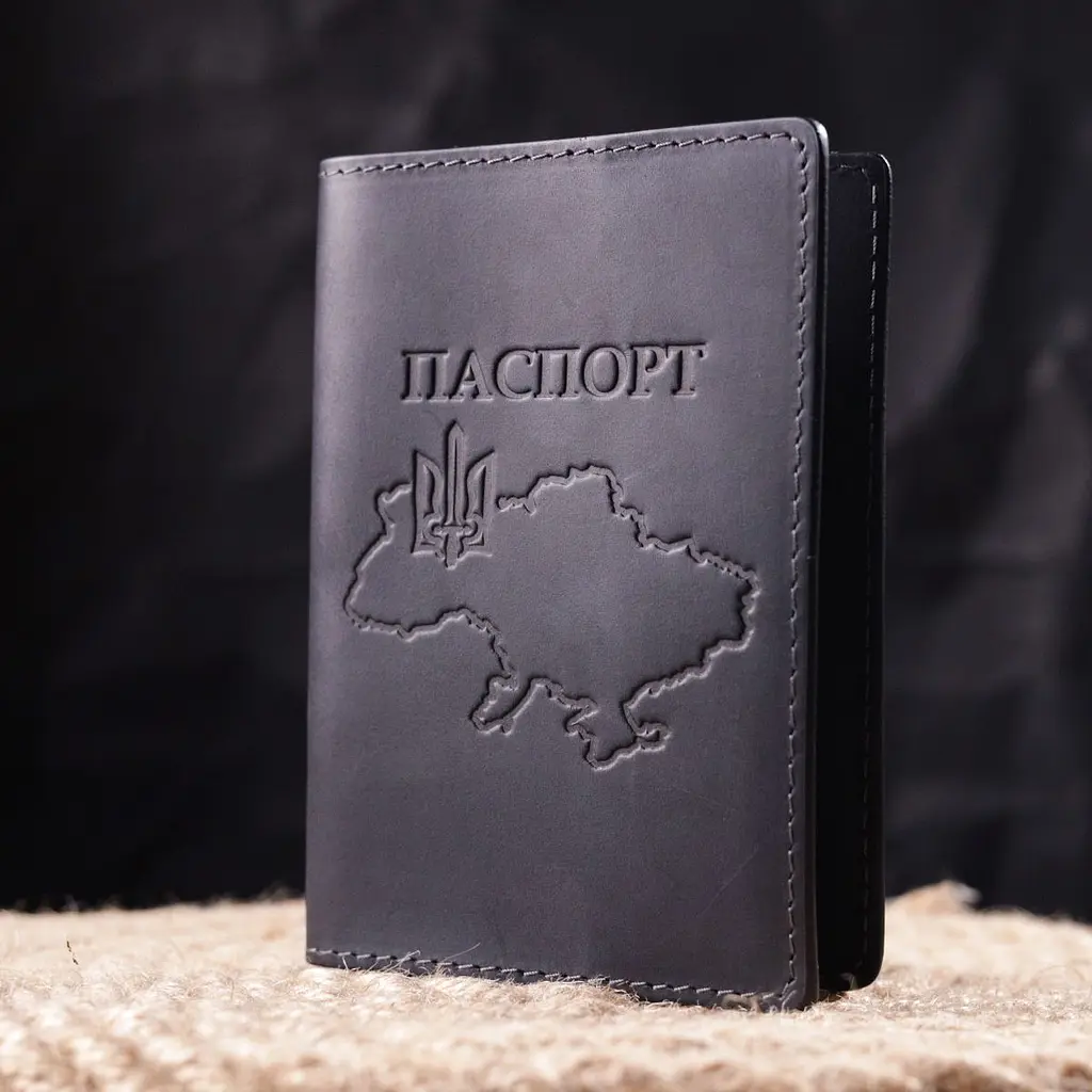 Стильна обкладинка на паспорт у вінтажній шкірі Карта Grande Pelle 16770 чорна - фото 7