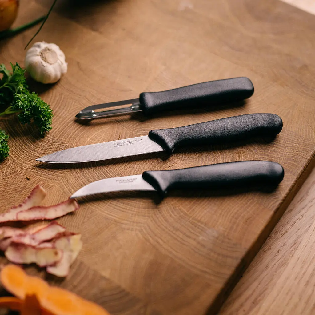 Набір кухонних ножів для овочів Fiskars Essential 3шт (1065600) - фото 3
