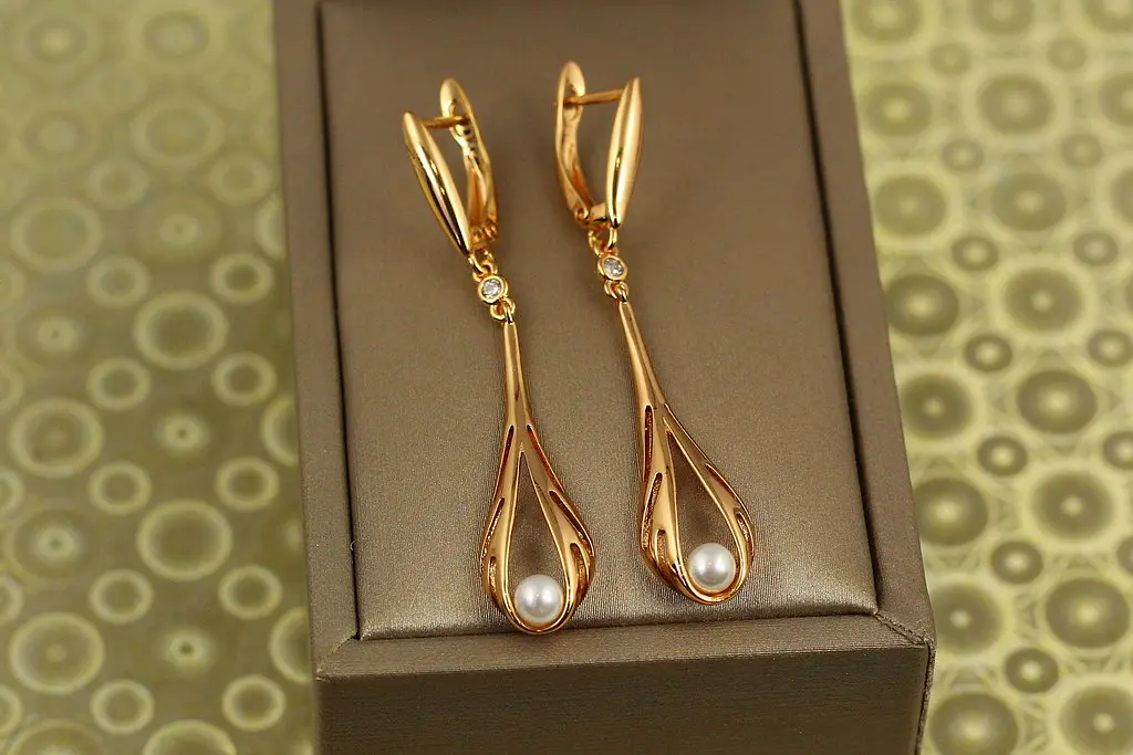 Серьги подвески Хuping Jewelry жемчужина в капле 4,9 см золотистые