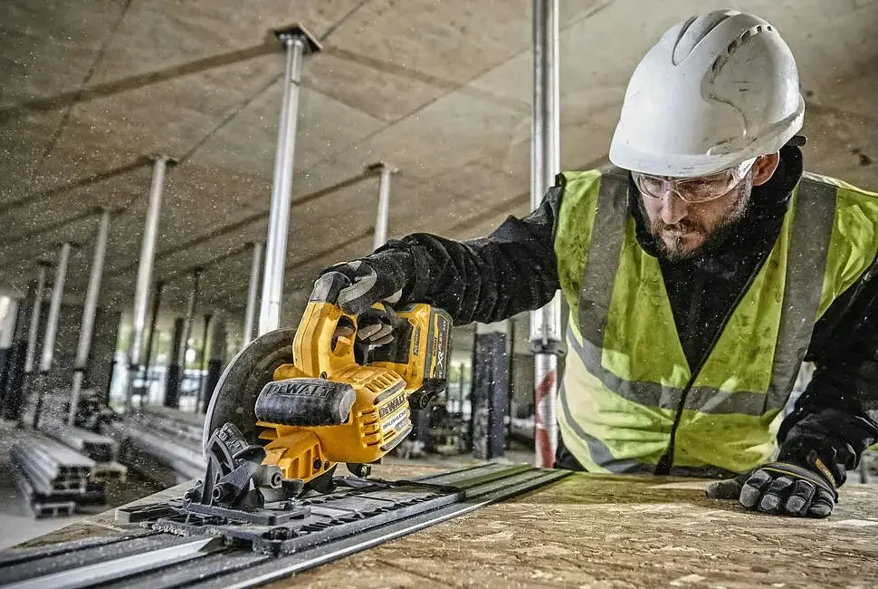 Пила дискова акумуляторна DeWalt без АКБ та ЗП DCS579NT - фото 5