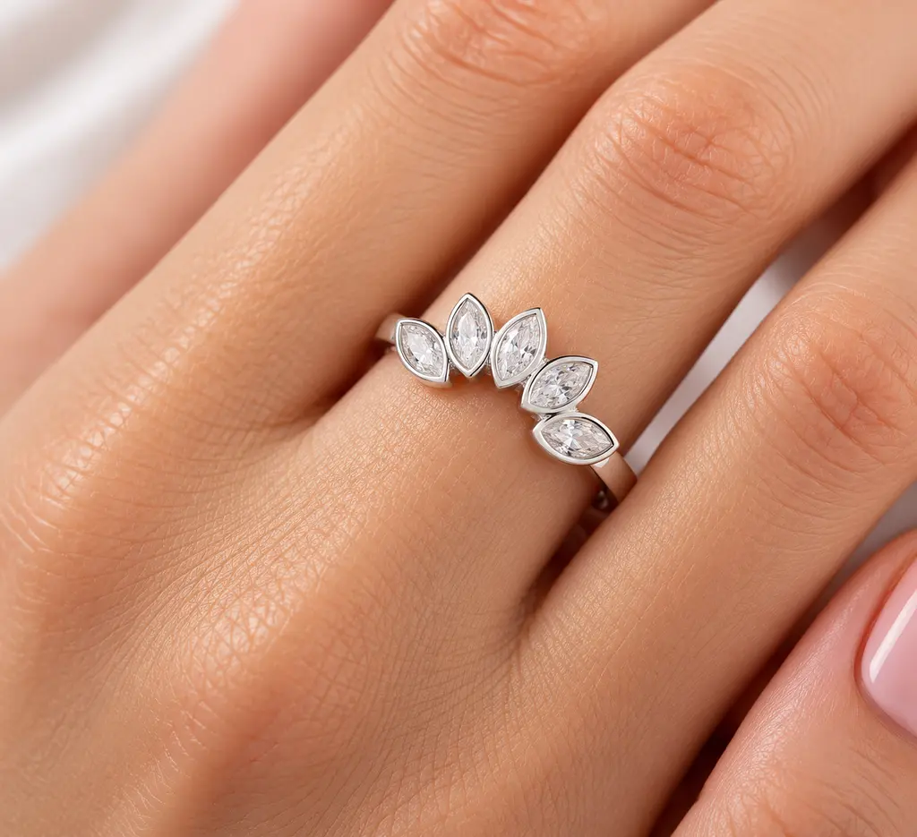 Жіноча каблучка Jewellery Continent з білого золота з фіанітами "Маркіз" 19 (К-0904) - фото 3