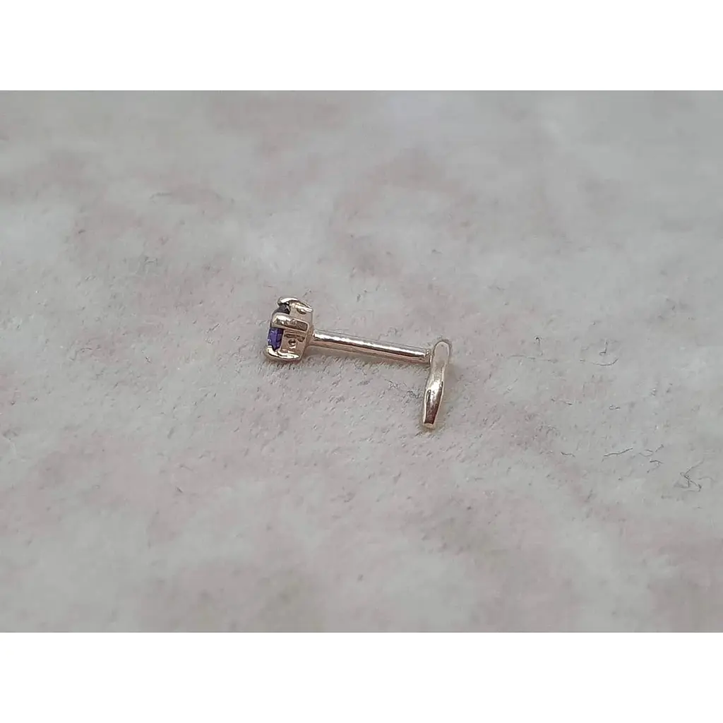 Золотая серьга-пирсинг в нос Dear с фианитом. 1017.1 Фиолетовый - фото 2