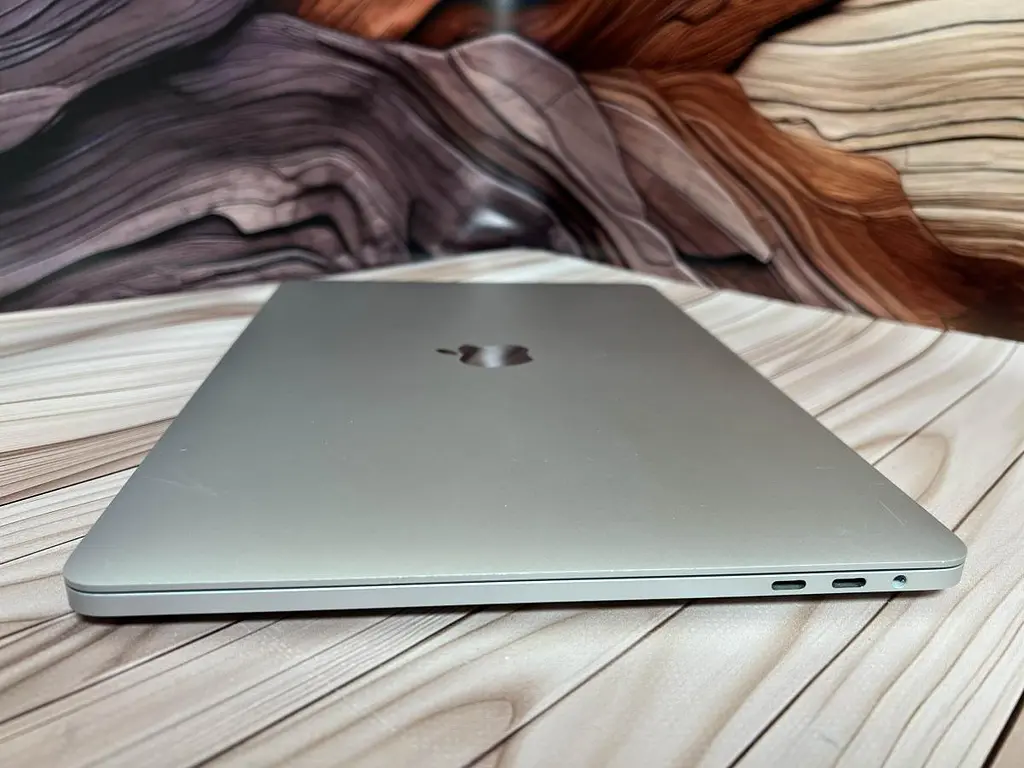 Ноутбук Apple MacBook Pro 13" 2020 i7-1068NG7/32/512 (C02F613BML87) Б/в - фото 5