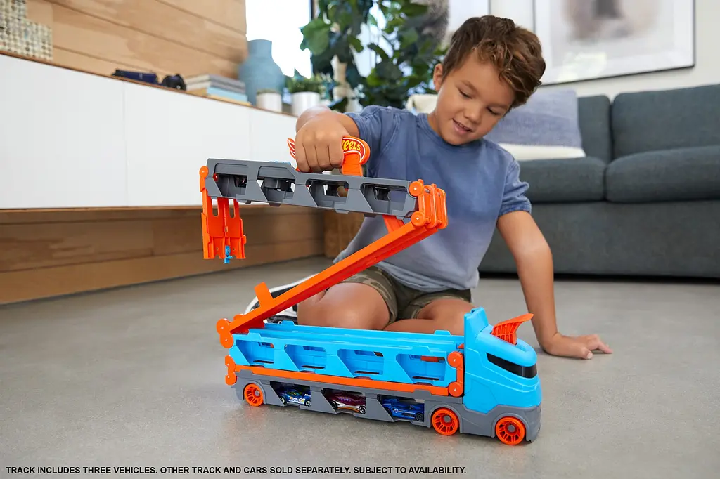 Уценка. Грузовик-транспортер Hot Wheels Супергонки (GVG37) - фото 9