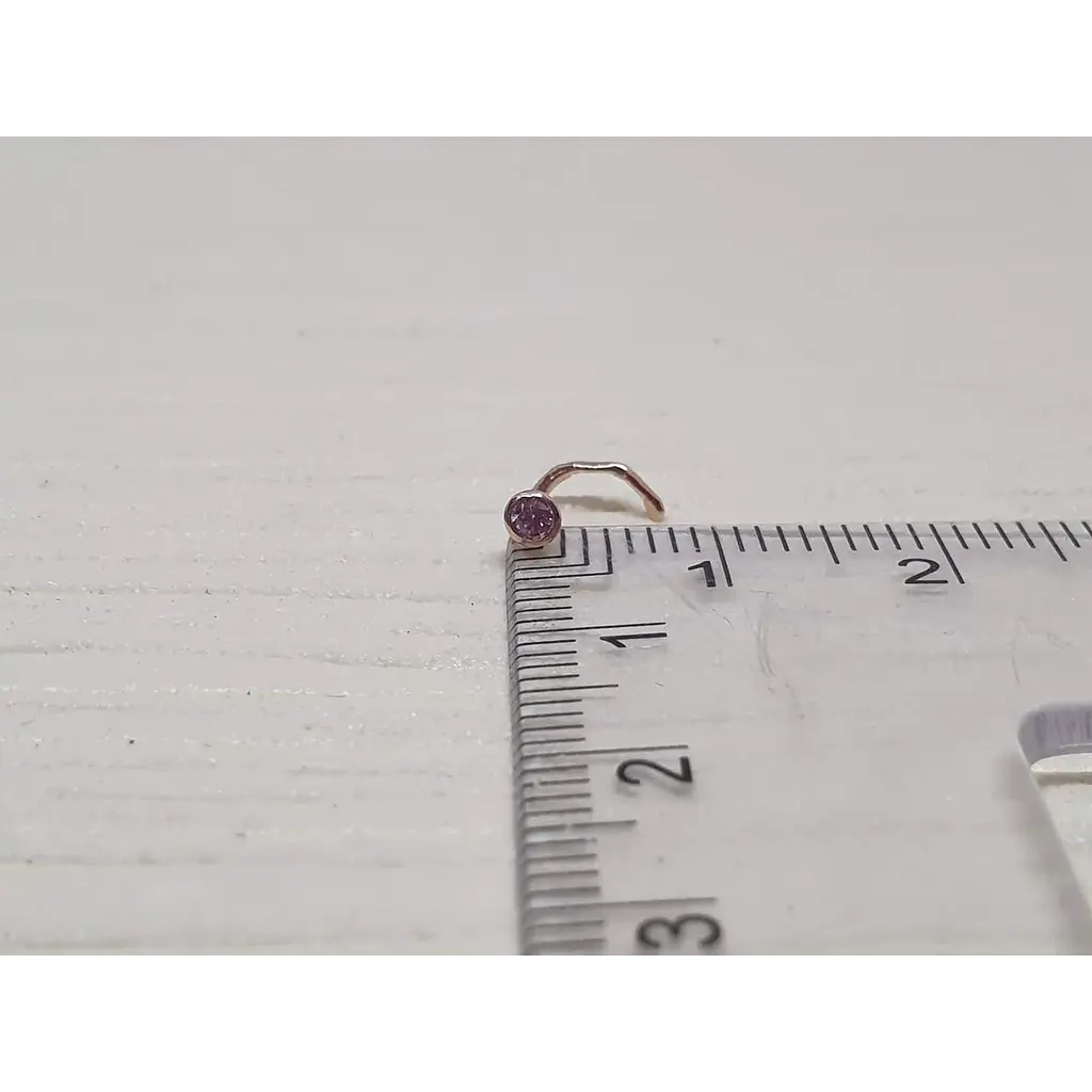 Золотая серьга-пирсинг в нос Dear с фианитом. 1023.8 Лаванда - фото 4