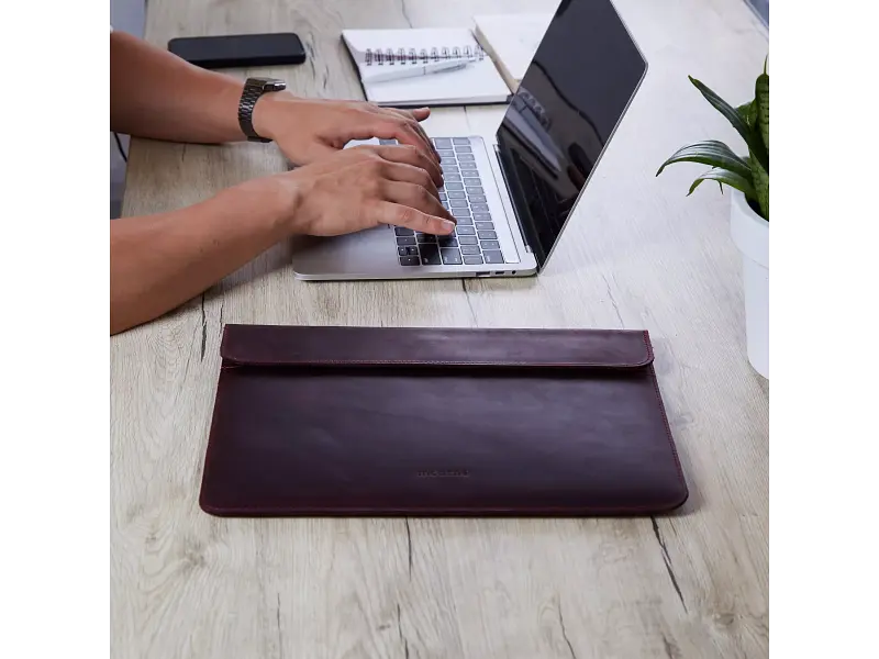 Чохол для ноутбука InCarne Klouz MacBook Pro 16 2019-2025 (вінтажний) бордо (klouz-burgundy-vintage-pro-16) - фото 7