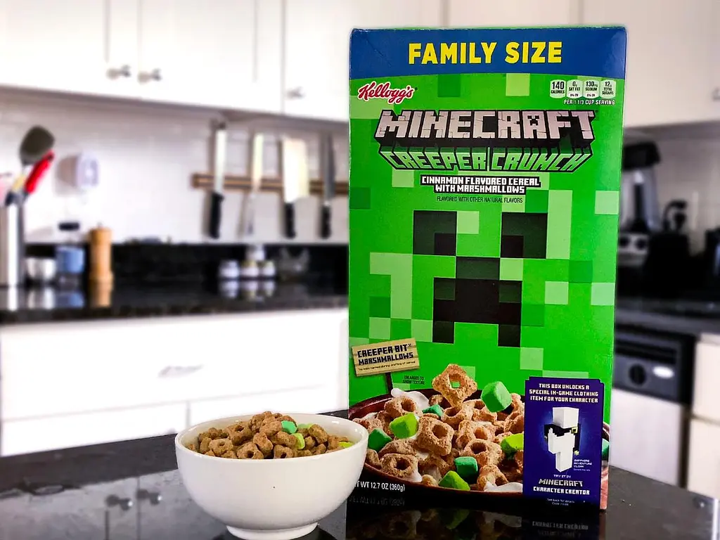 Пластівці Kellogg's Minecraft Creeper Crunch Cinnamon with Marshmallows 360g - фото 2