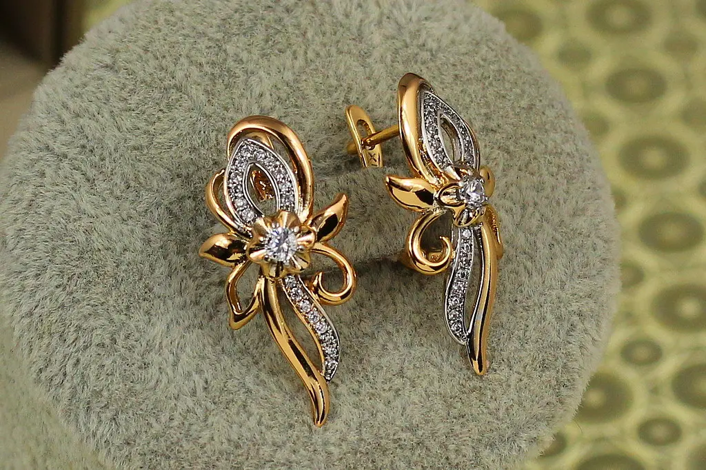 Сережки Xuping Jewelry Фокус з родієм 1.1 см золотисті - фото 2
