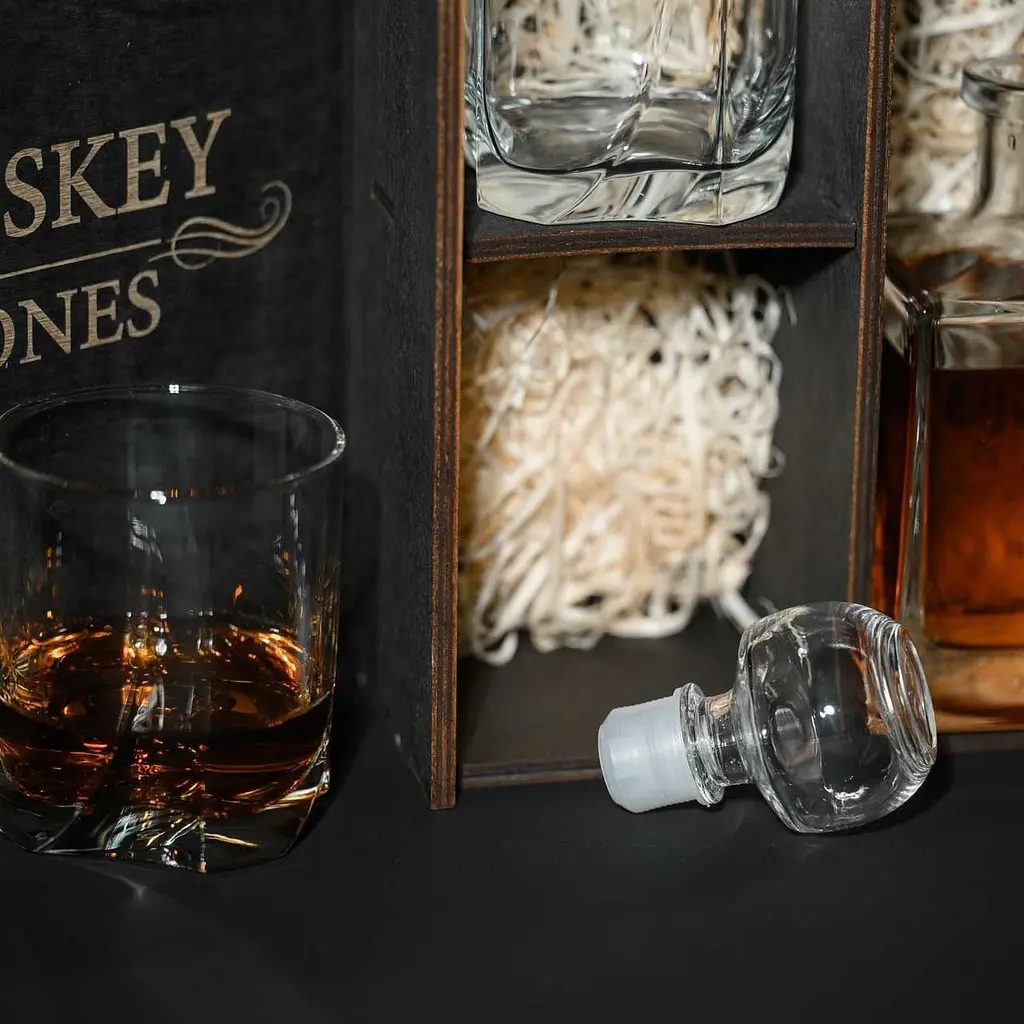Подарунковий набір віскі Whiskey Stones №12 у дерев'яному пеналі - графин Pasabahce + склянки Luna - фото 7