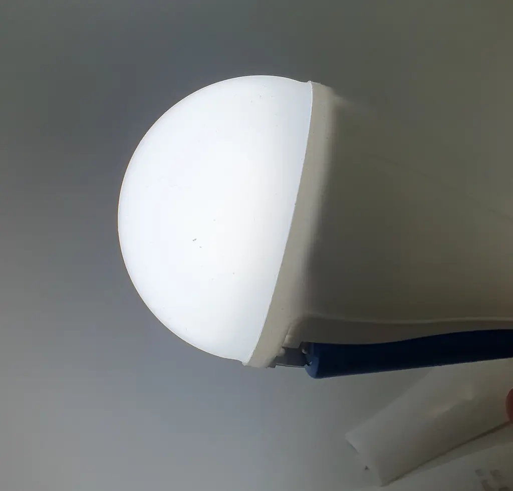 LED-лампа світлодіодна акумуляторна (знімний 18650) автономна аварійна 15 W лампочка, цоколь E27 UKC 8441 - фото 3