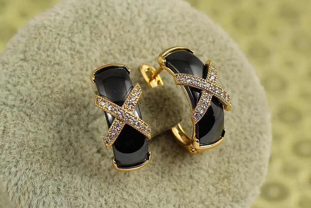 Сережки Xuping Jewelry золотий перетин з чорною керамікою 1,8 см золотисті