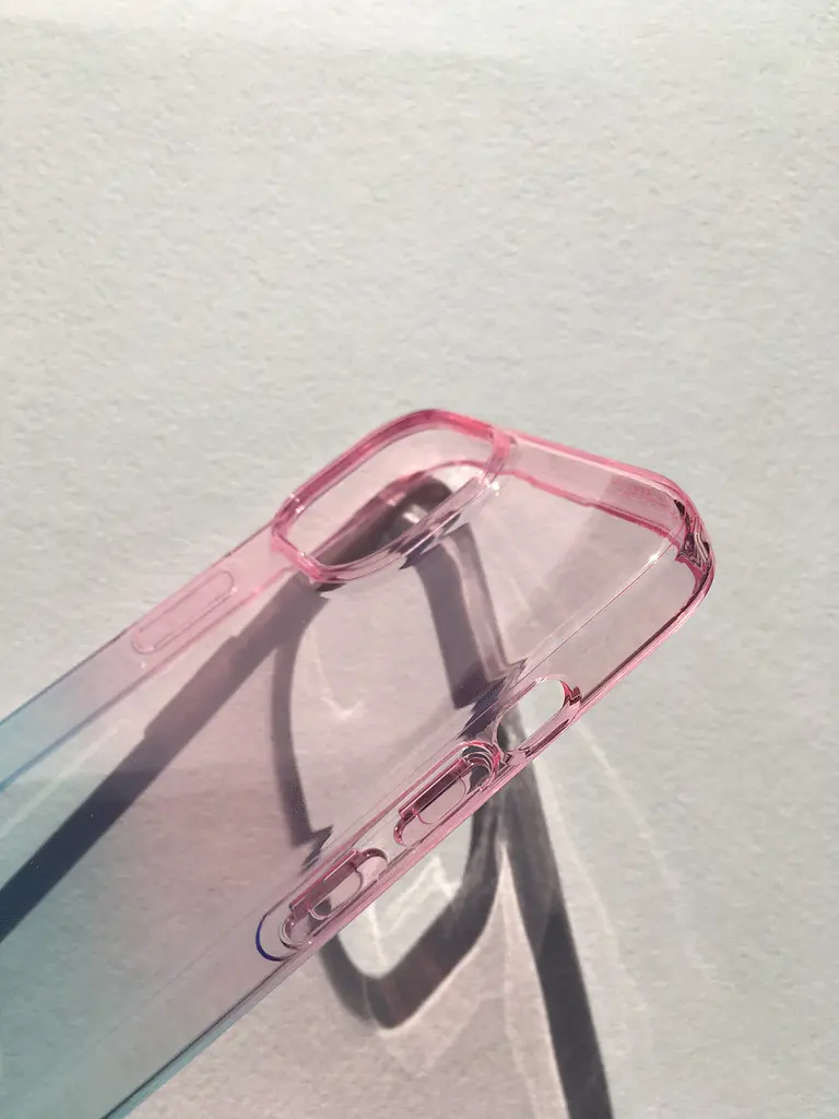 Оригінальний чохол Spigen Liquid Crystal Flex для iPhone 15 (6.1") Gradation Pink ACS06787 - фото 9