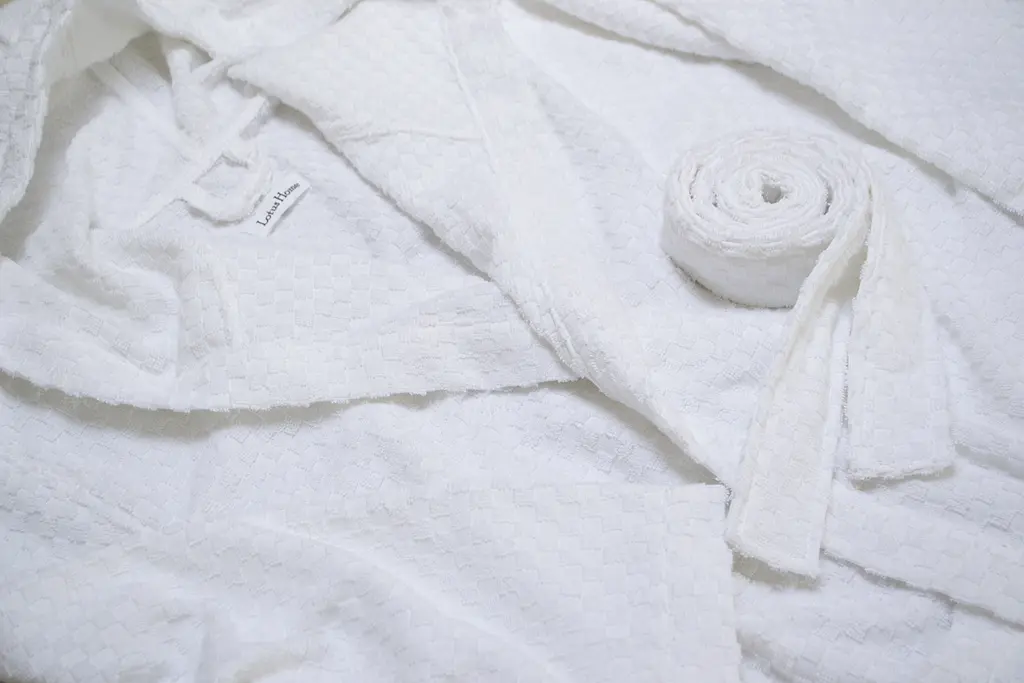 Халат Lotus Home - Larna белый S/M - фото 2