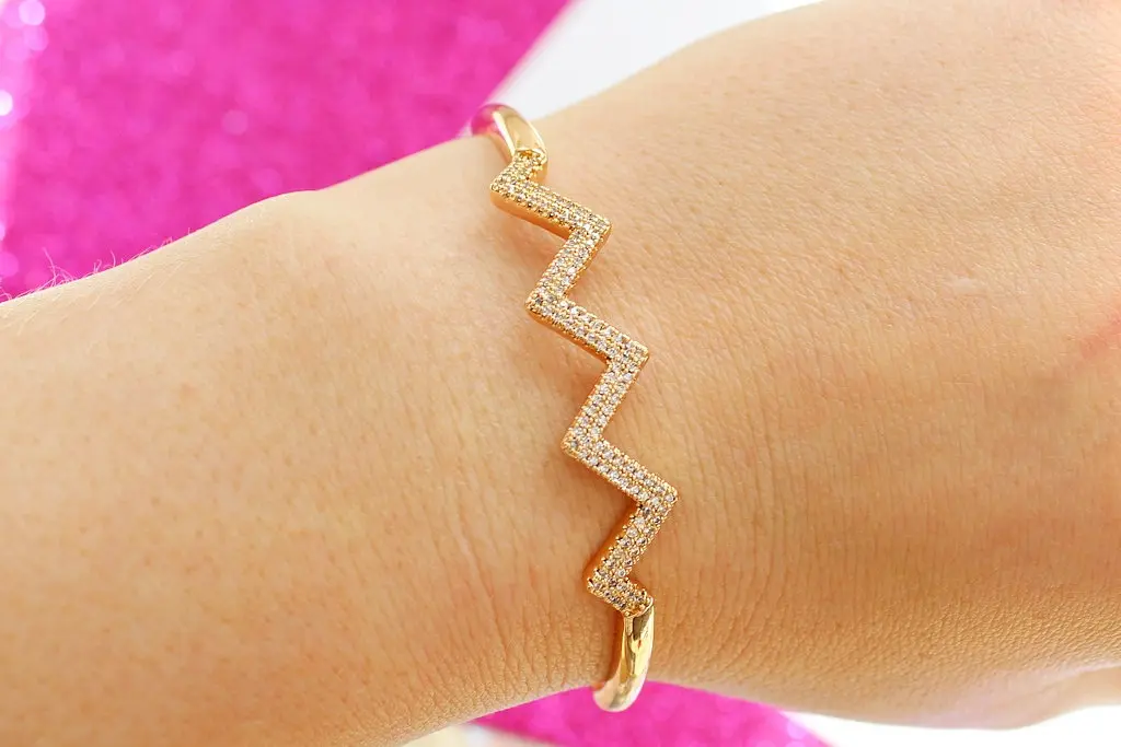 Браслет бенгл Xuping Jewelry зигзаг 60 мм 10 мм на руку від 17 см до 19 см золотистий - фото 2