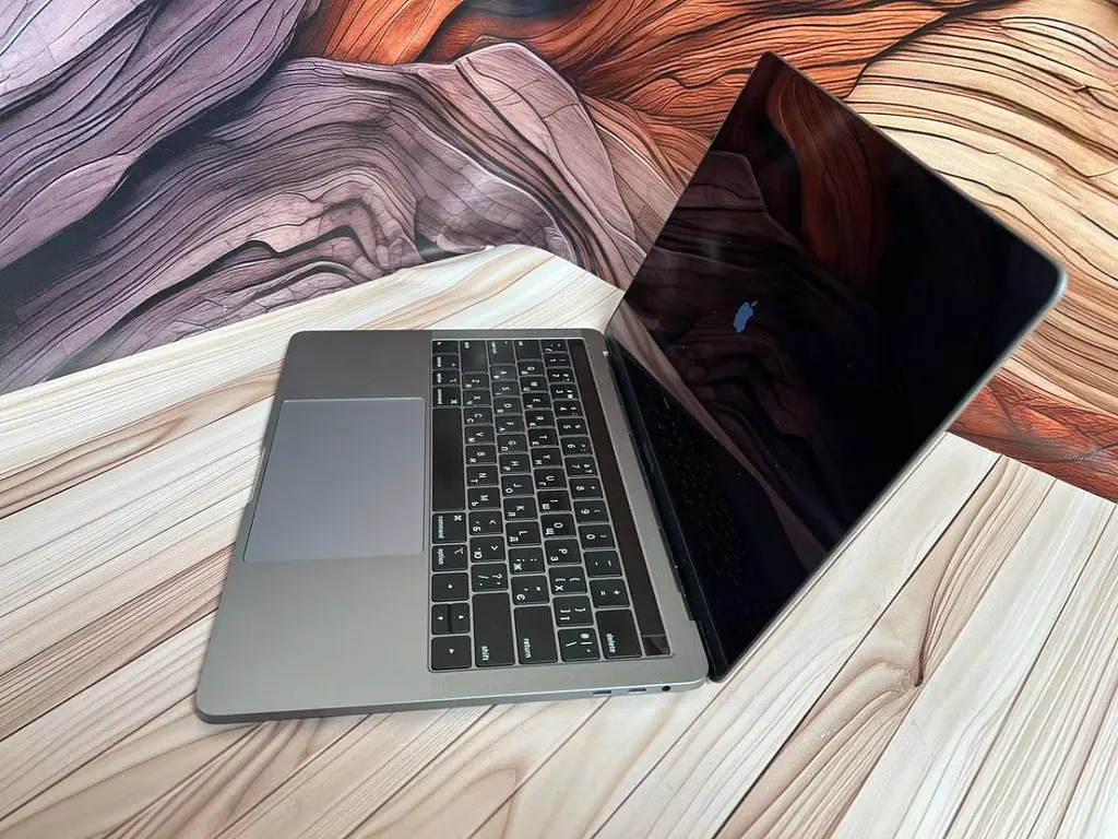 Ноутбук Apple MacBook Pro 13" A1989 i7-8559U/16/500 (C02XJ0SZJHD2) Б/в - фото 3