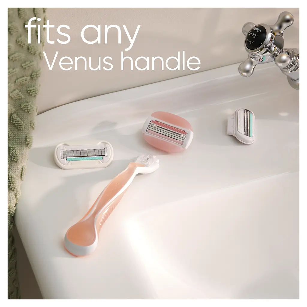 Подарочный набор Gillette Venus Comfortglide: Бритвенная ручка + Cменные картриджи для бритья, 2 шт. + Футляр для хранения бритвы + Сумка-косметичка - фото 6