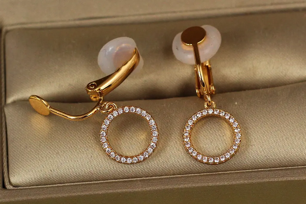 Сережки кліпси Xuping Jewelry обруч 2,9 см золотисті - фото 3