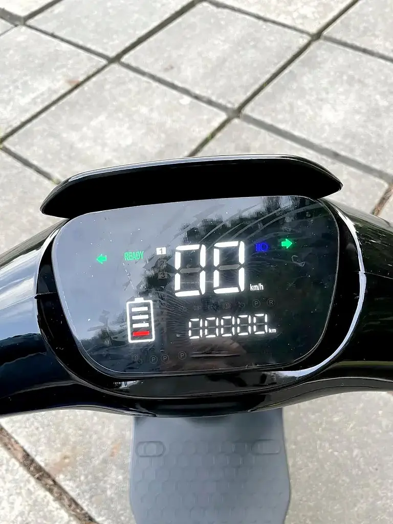 Электроскутер Двухместный CROSSER CR9 (1000W,72V,24Ah графеновый абк) Серый - фото 9