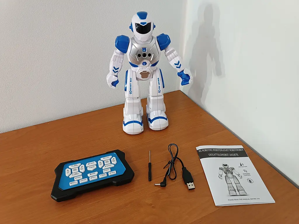 Детский интерактивный робот на радиоуправлении с функцией танца. Управление пультом и жестами, со световыми диодами - фото 13