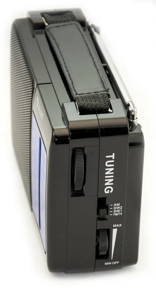 Радіоприймач GOLON RX-A07AC, портативний, з акумулятором, FM/AM/SW діапазони, телескопічна антена - фото 4