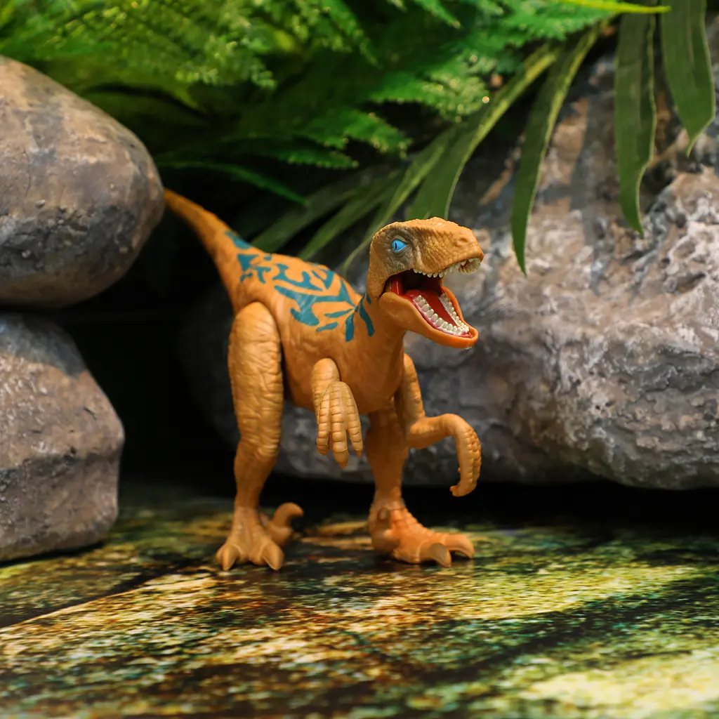 Інтерактивна іграшка Dinos Unleashed Realistic S2 Велоцираптор, 14 см (31123R2) - фото 2