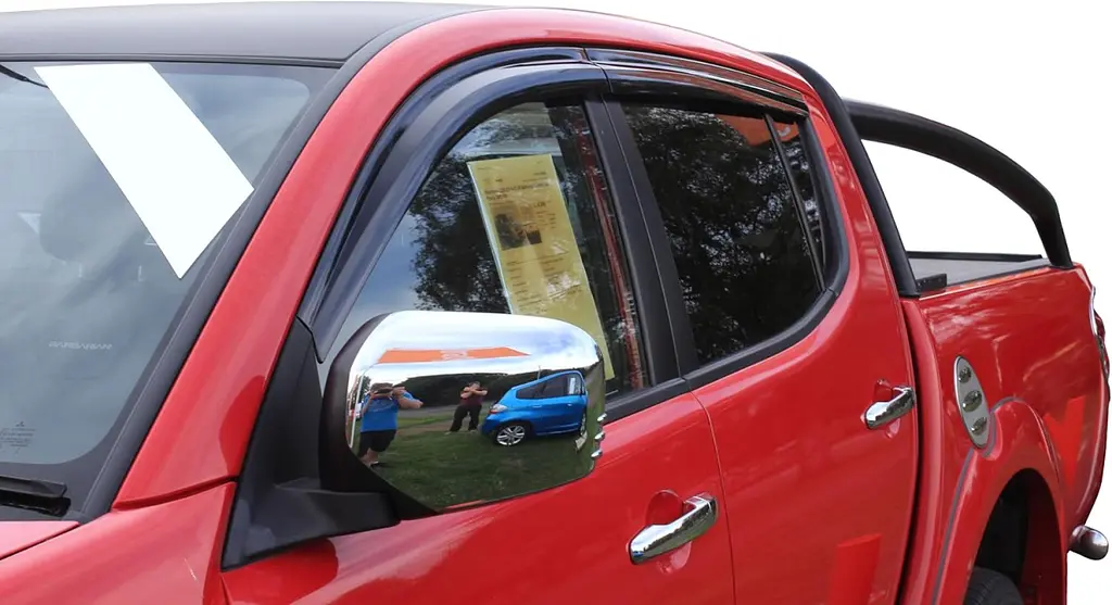 Дефлектори вікон ветровики для Mitsubishi L200 Triton 2005-2015 Double Cab 4 шт (Auto Clover) - фото 3