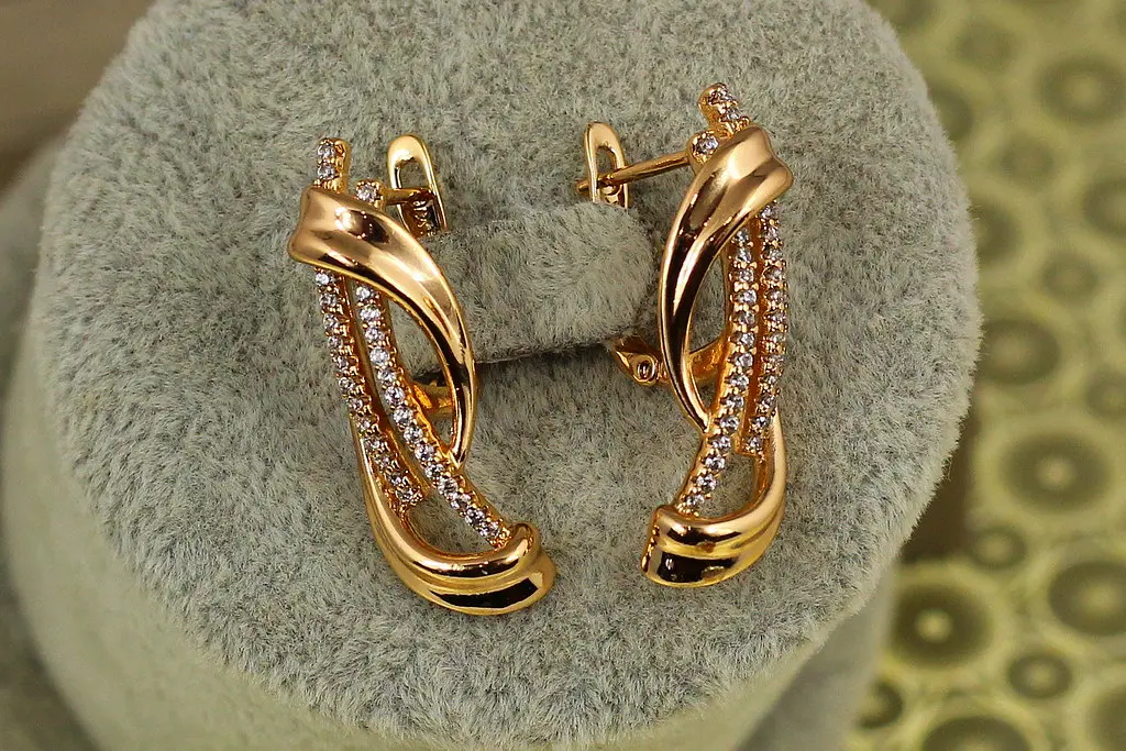 Сережки Xuping Jewelry Кантик 2,8 см золотисті - фото 3