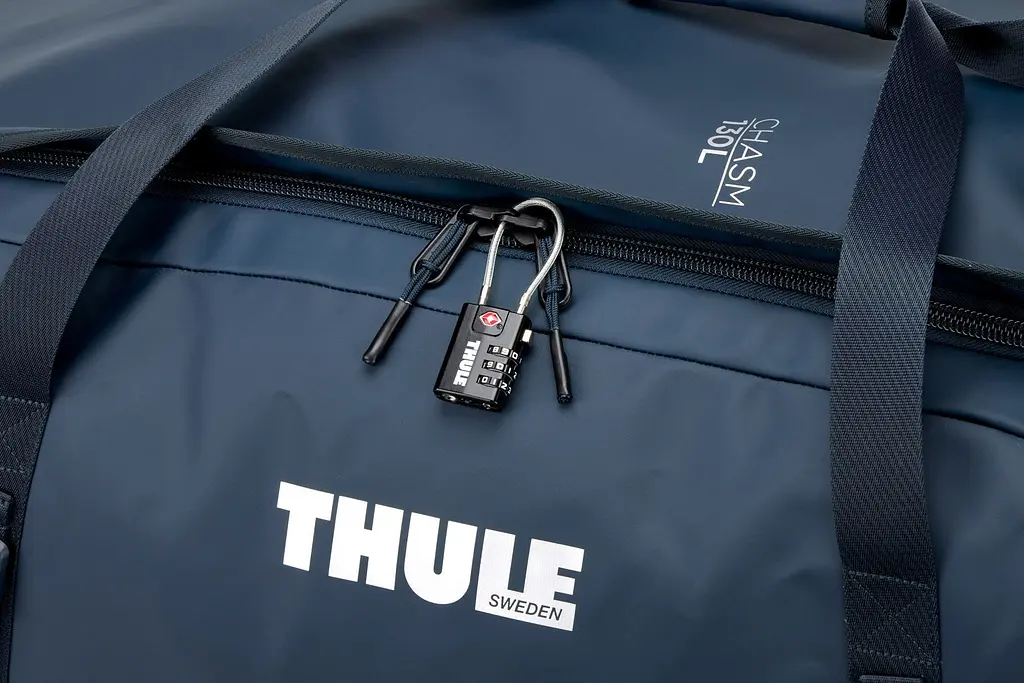 Спортивная сумка Thule Chasm Duffel 130L (Darkest Blue) 3205599 (TH 3205599) - фото 7