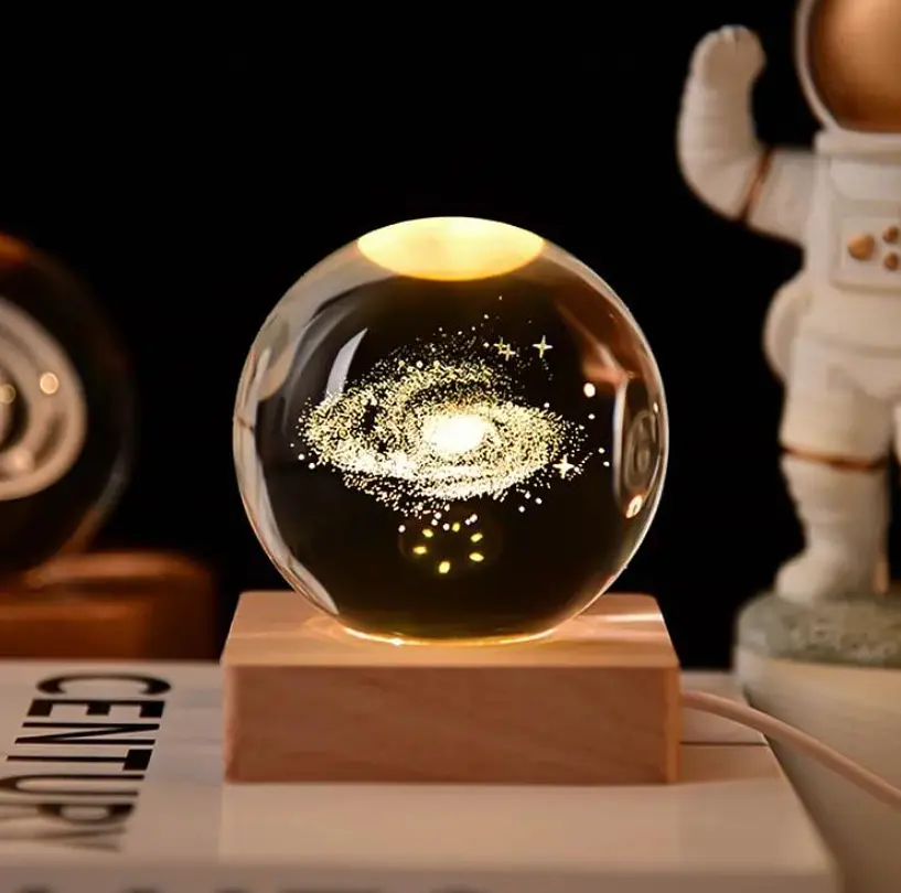 Нічник кришталева куля 3D світильник "Зоряна Галактика" круглий на дерев'яній підставці 6см від USB UKC - фото 4